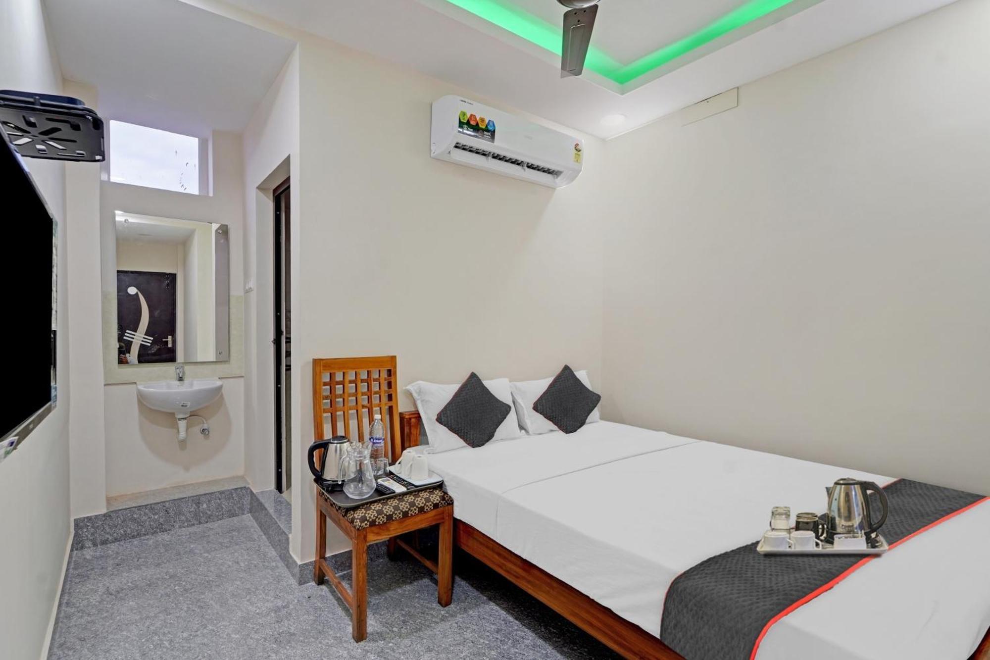 Super Townhouse 1096 Hotel Redfox Nungambakkam Near Apollo & Shankar Nethralaya Hospital Ченай Екстериор снимка