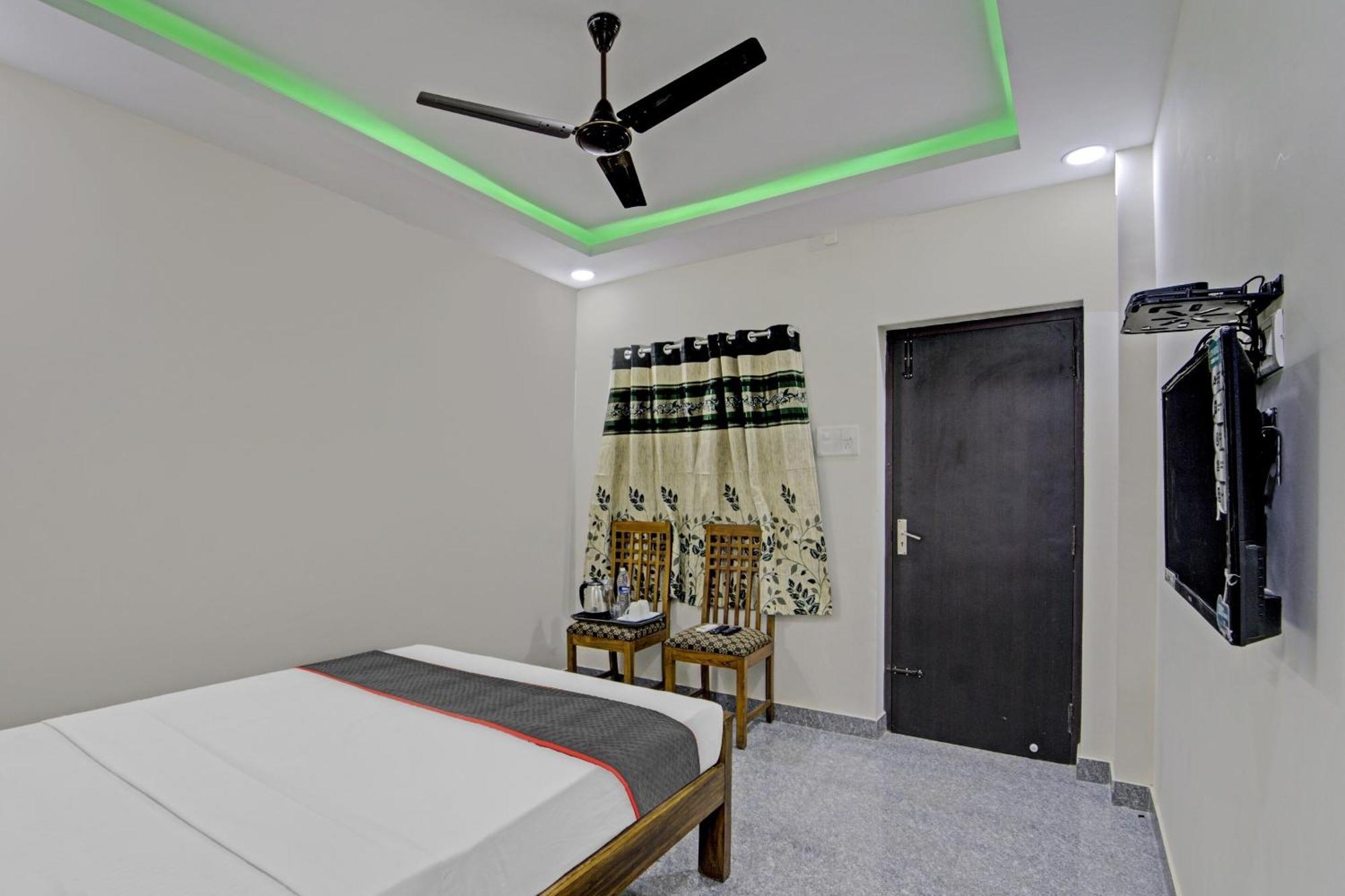 Super Townhouse 1096 Hotel Redfox Nungambakkam Near Apollo & Shankar Nethralaya Hospital Ченай Екстериор снимка